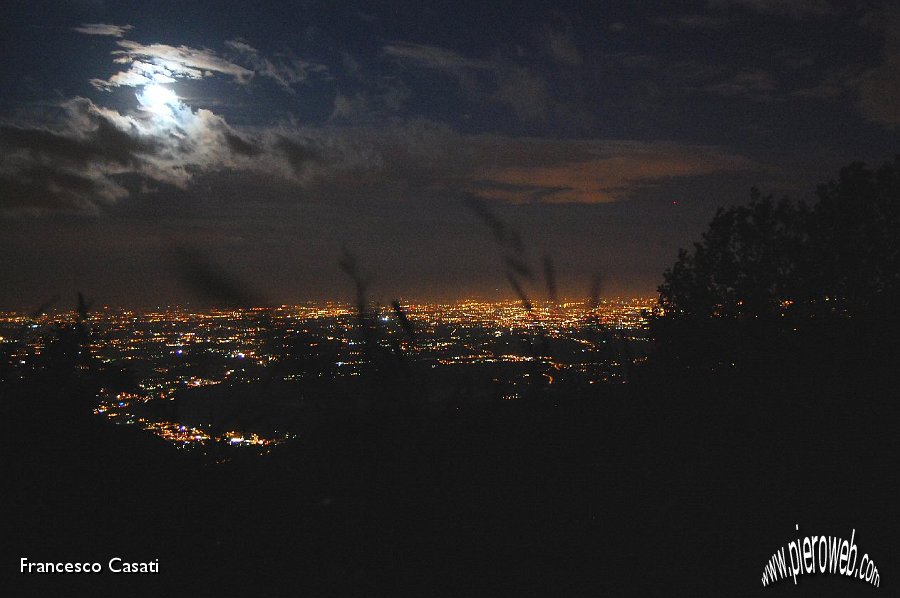 09 Sulla Brianza e verso Milano la luna risplende.jpg